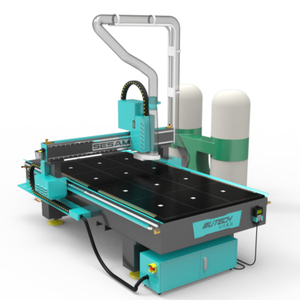 Macchina per intaglio di lettere 3D per taglio CNC in compensato con mandrino raffreddato ad aria da 4,5 kW con tavolo di adsorbimento sotto vuoto